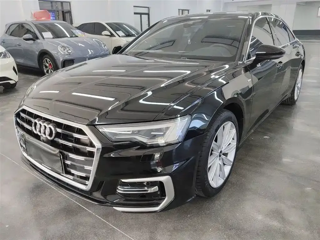 Audi A6L — фото 1