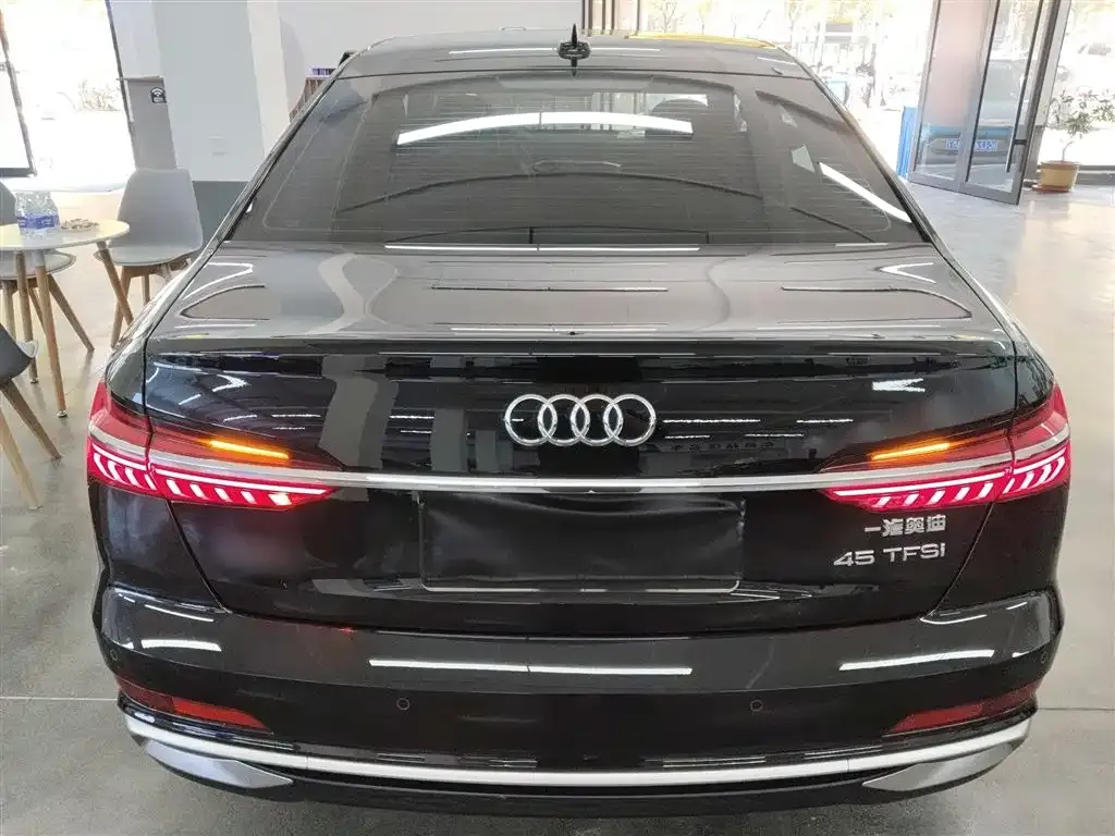 Audi A6L — фото 6
