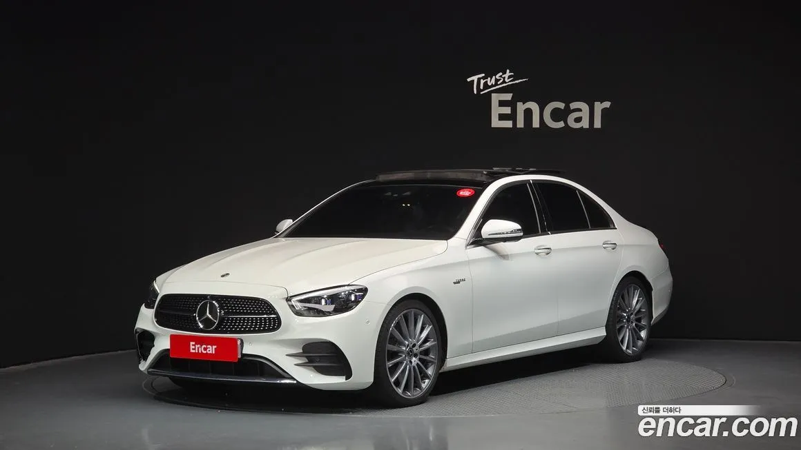 Mercedes-Benz E-Class — фото 1
