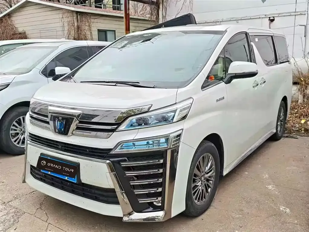 Toyota Vellfire — фото 1