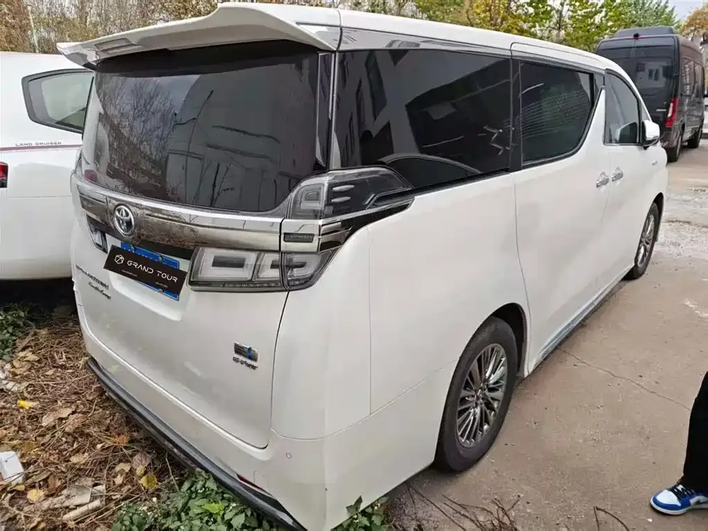 Toyota Vellfire — фото 6
