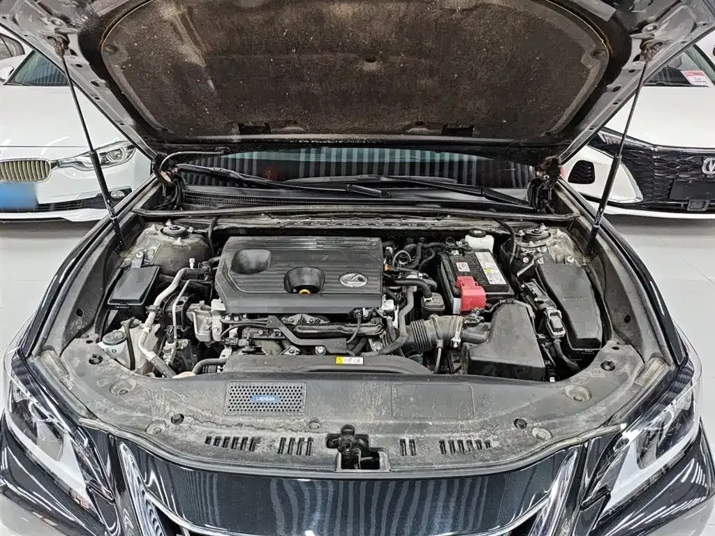 Lexus ES — фото 10