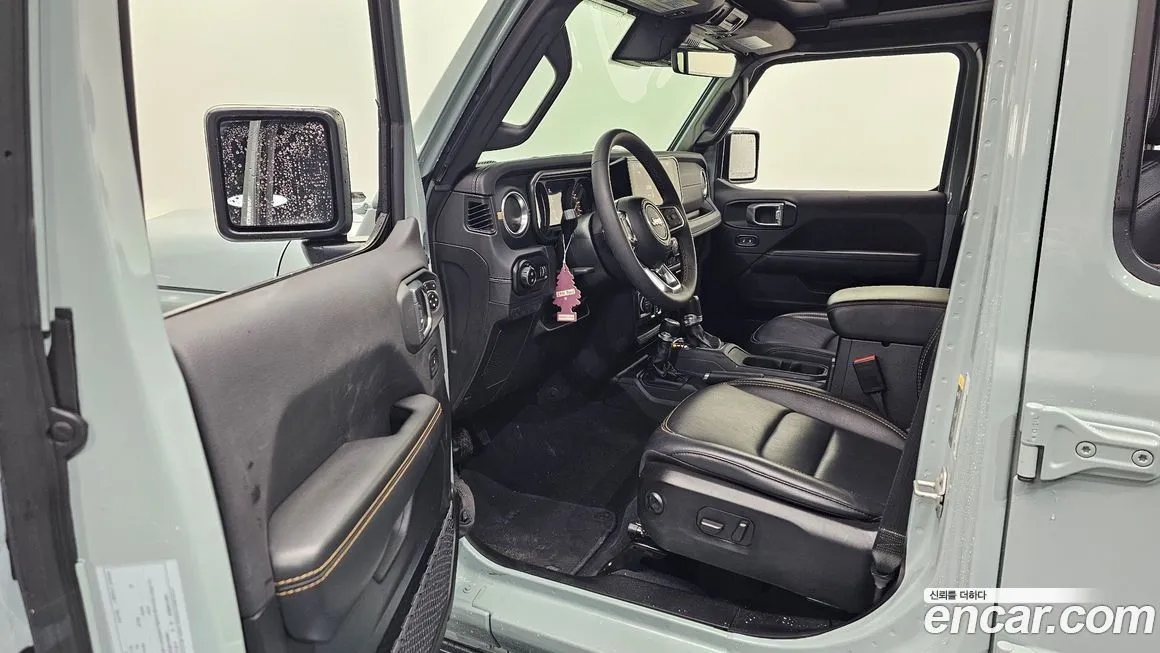 Jeep Wrangler — фото 10