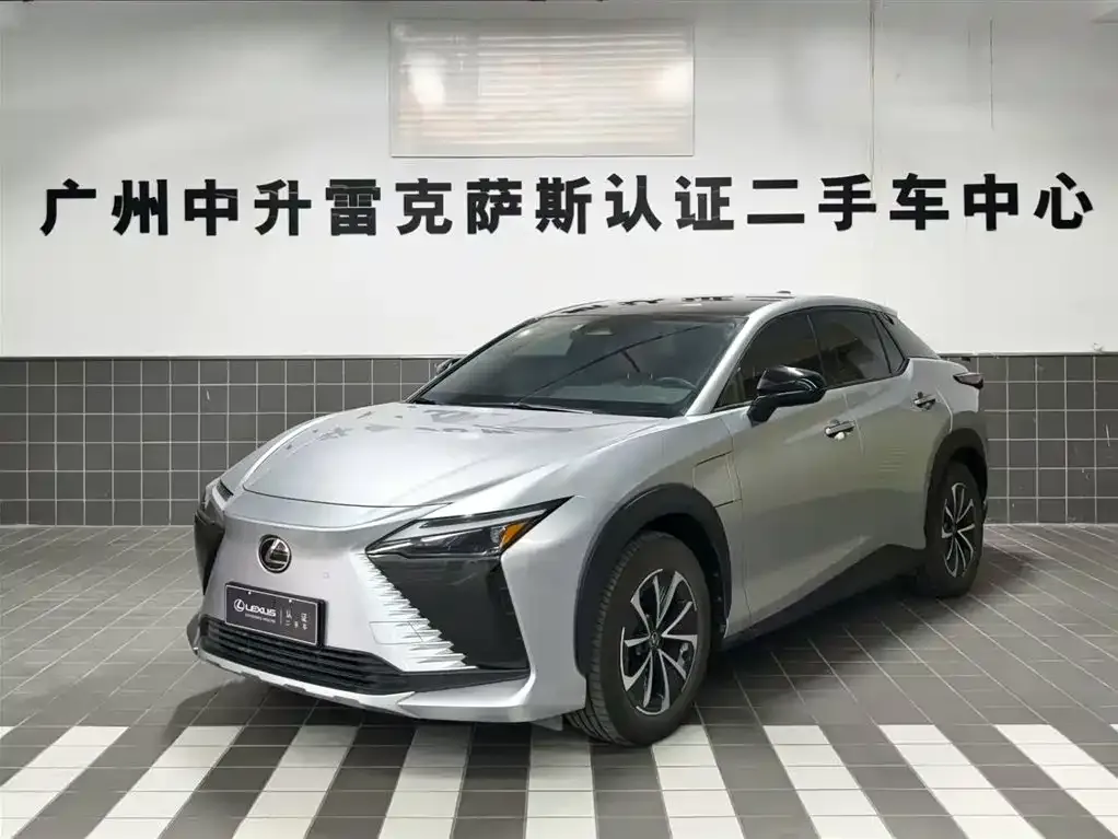 Lexus RZ — фото 1