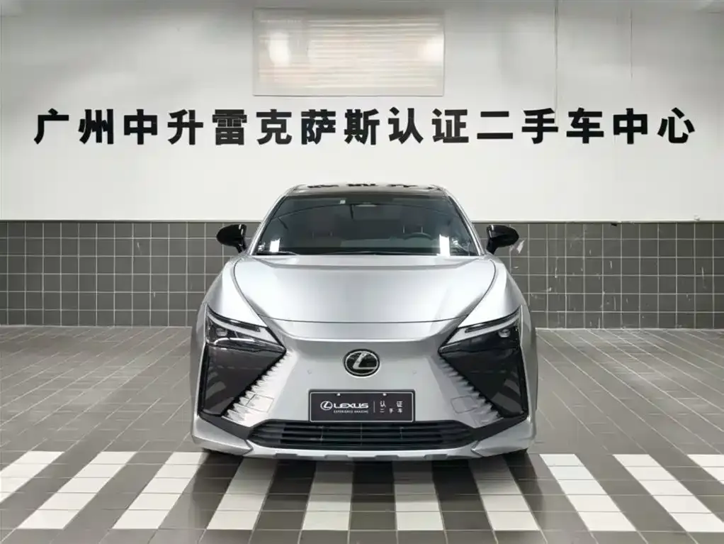 Lexus RZ — фото 2