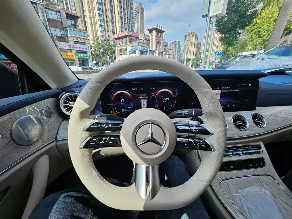 Mercedes-Benz E-Class (Import) — фото 4