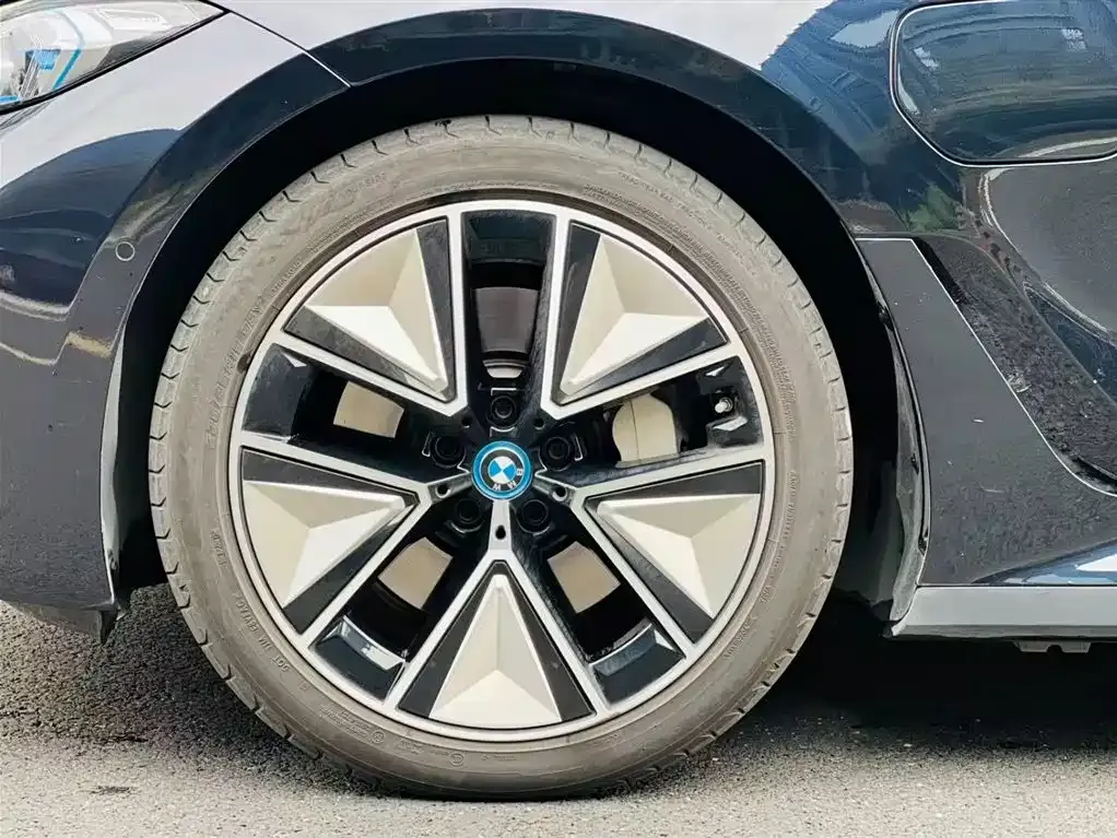BMW i3 — фото 7