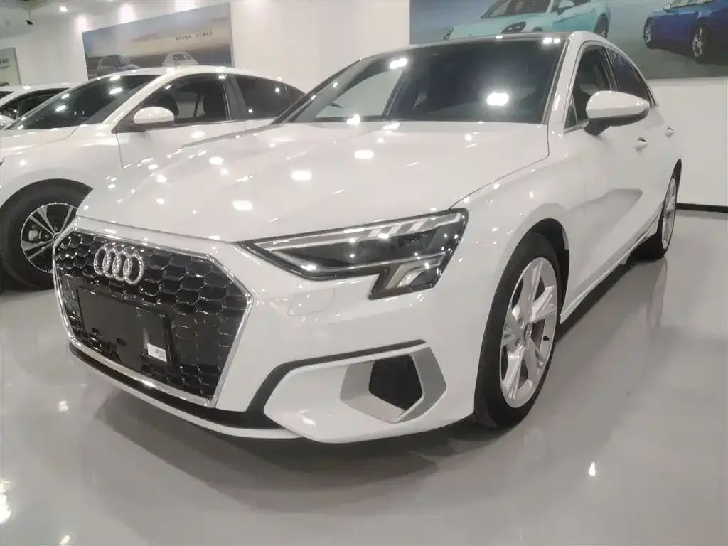 Audi A3 — фото 1