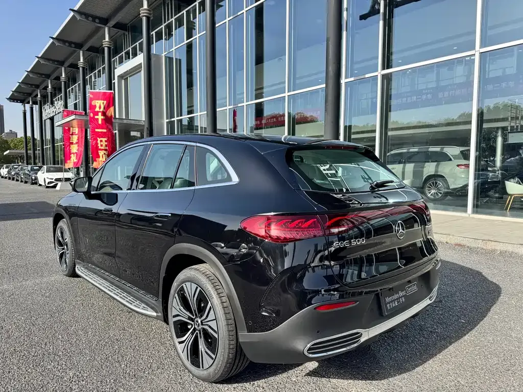 Mercedes-Benz EQE SUV — фото 4