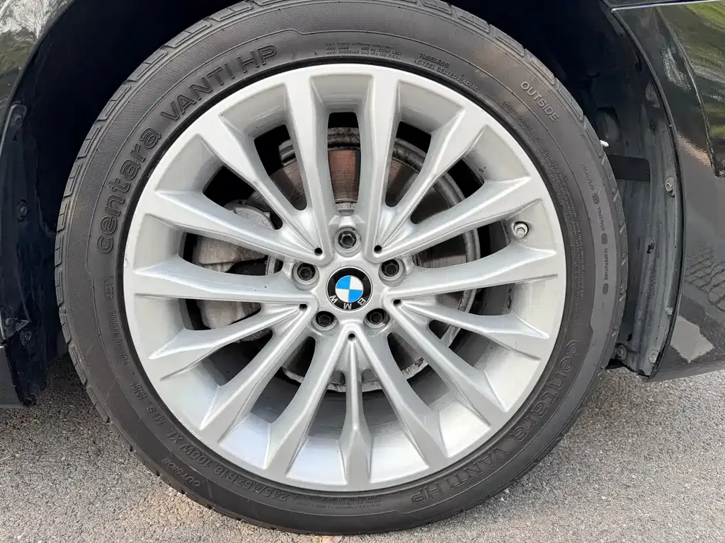 BMW 5 Series — фото 5