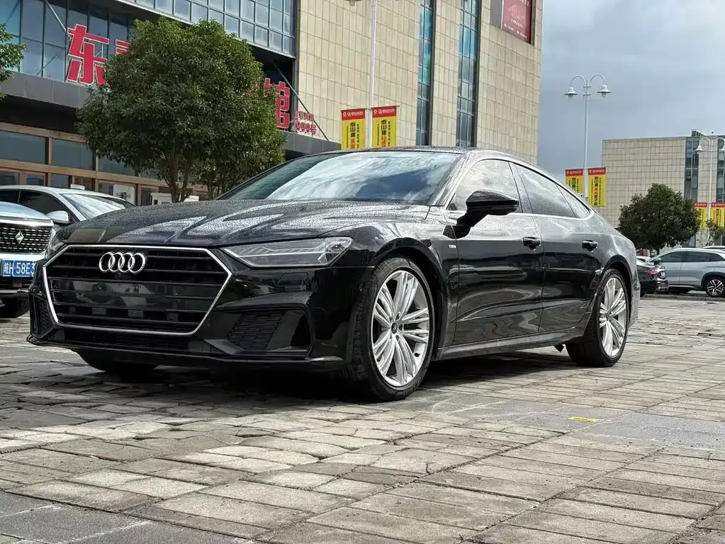 Audi A7 — фото 1