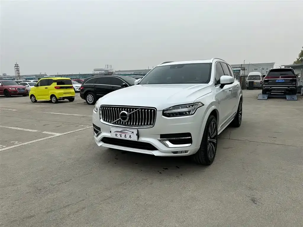 Volvo XC90 — фото 1