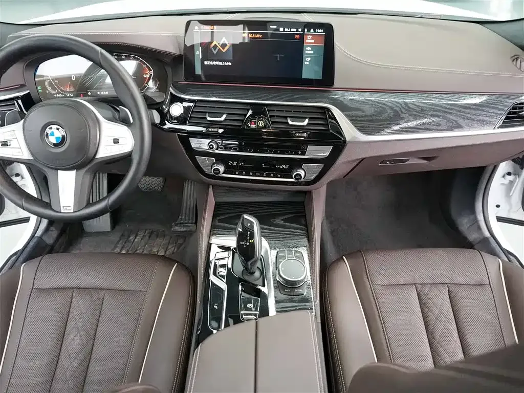 BMW 5 Series — фото 10