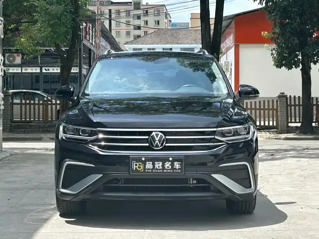 Volkswagen Tiguan L — фото 2