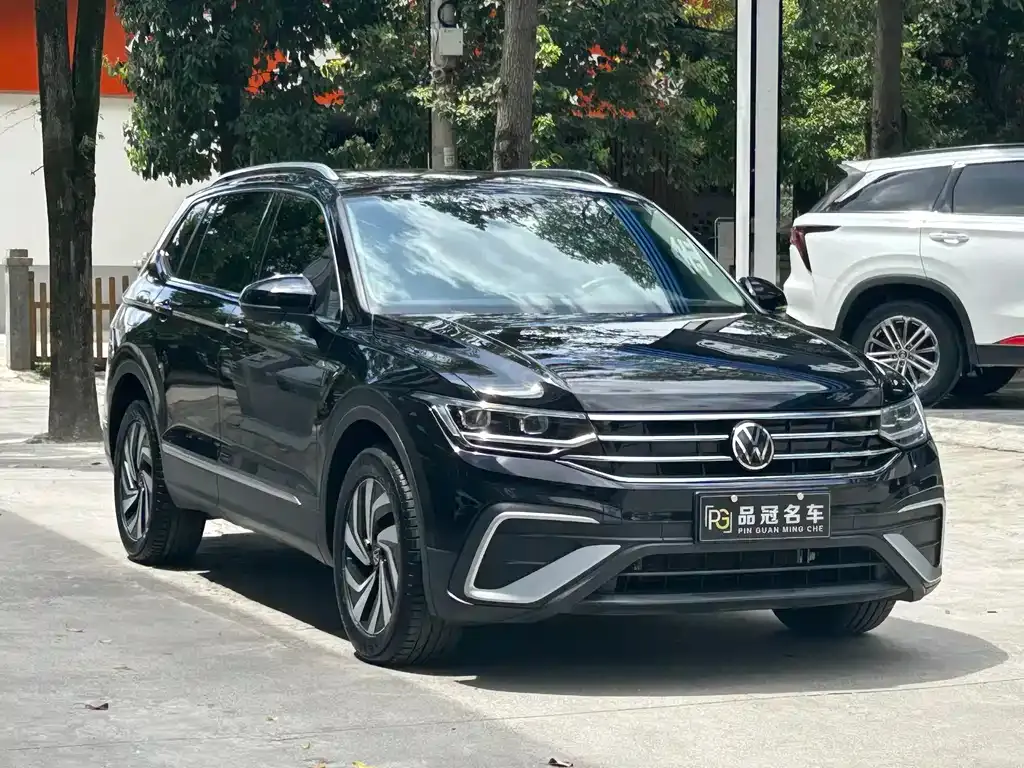 Volkswagen Tiguan L — фото 3