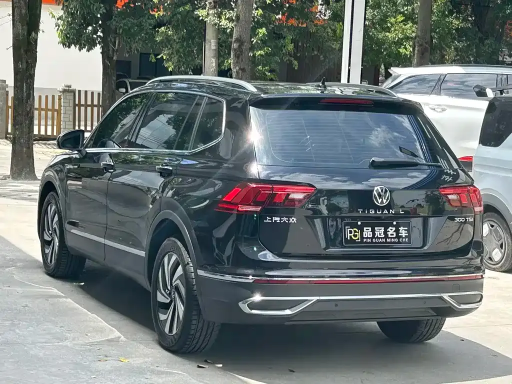 Volkswagen Tiguan L — фото 7