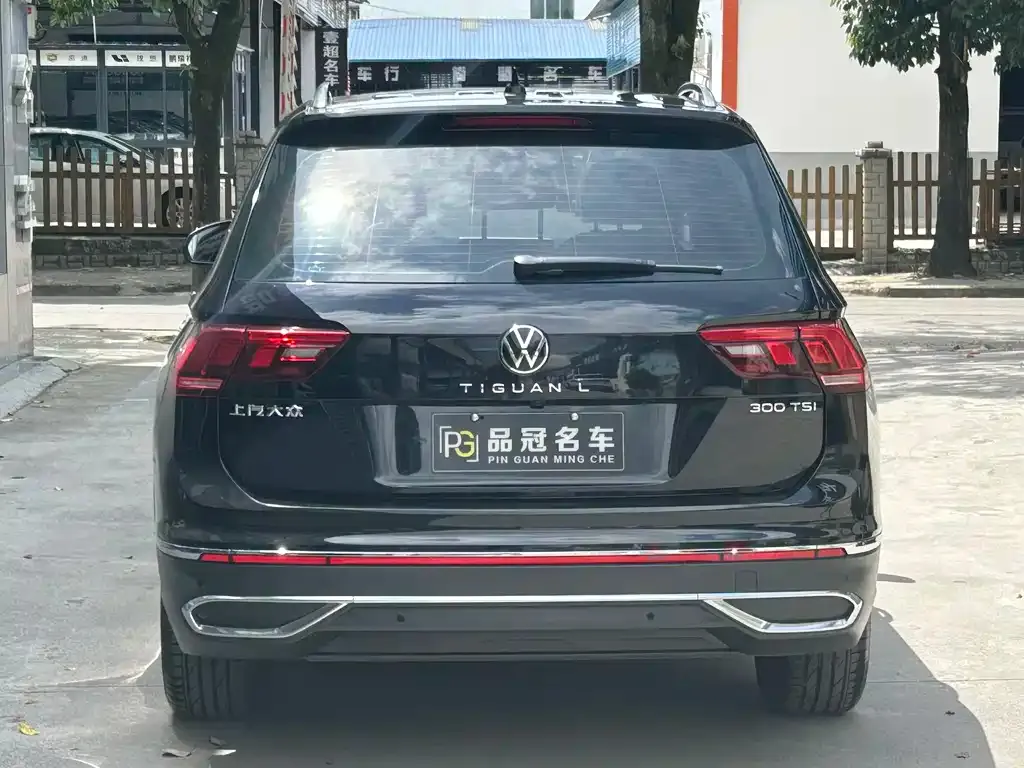 Volkswagen Tiguan L — фото 8