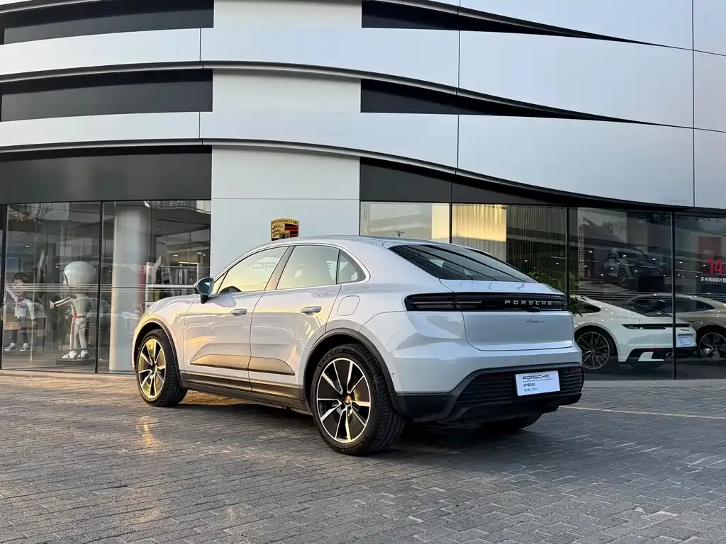 Porsche Macan EV — фото 6