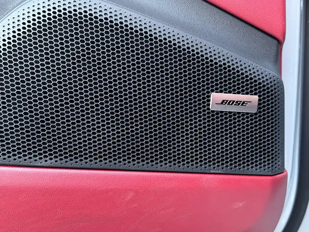 Porsche Macan EV — фото 9