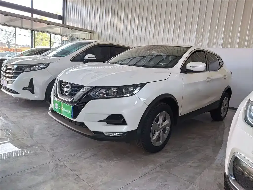 Nissan Qashqai — фото 1