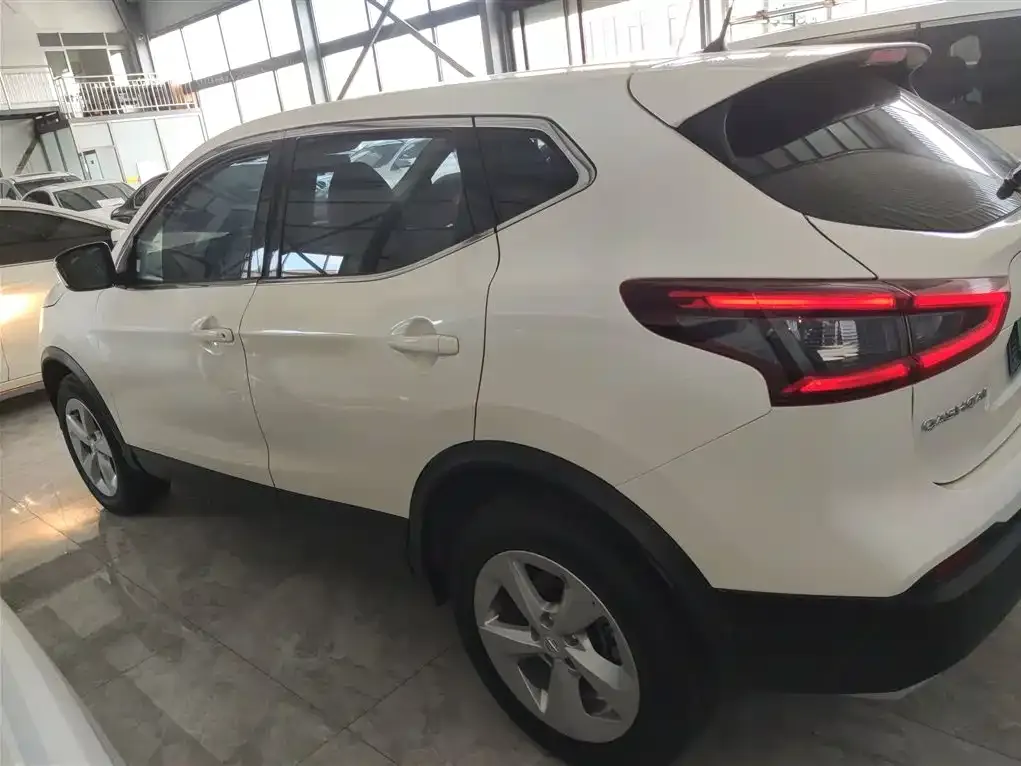 Nissan Qashqai — фото 5