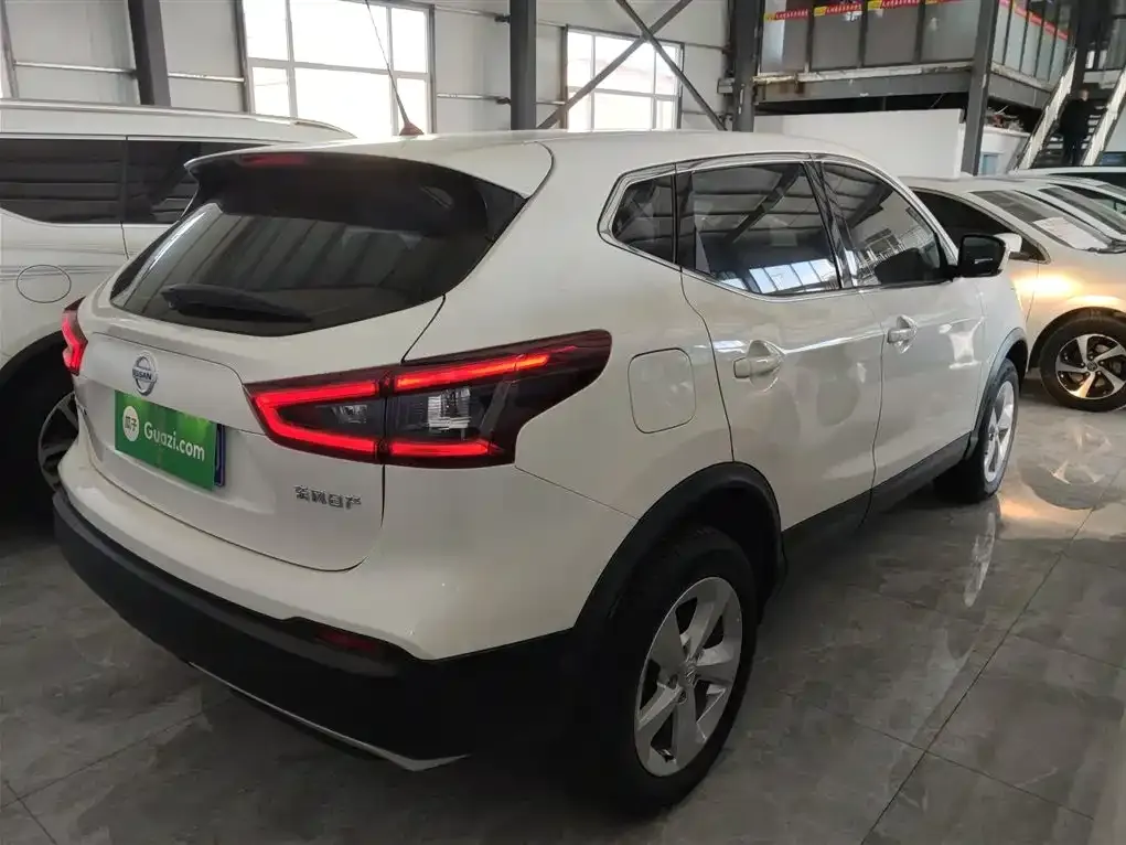 Nissan Qashqai — фото 7