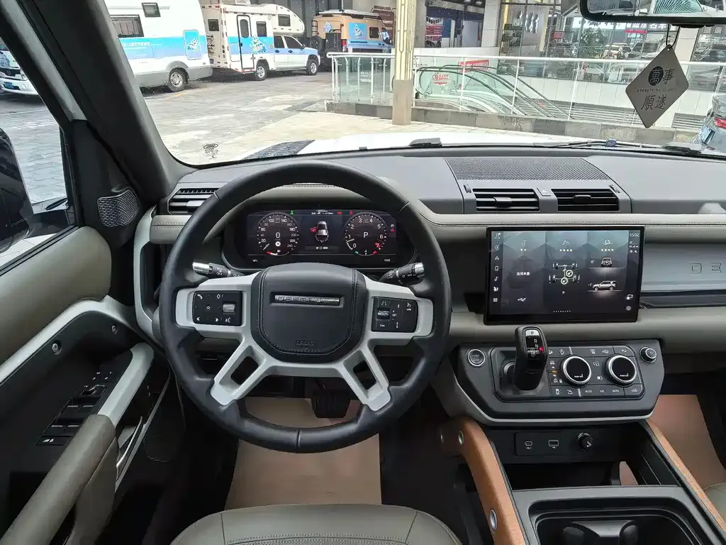 Land Rover Defender — фото 6