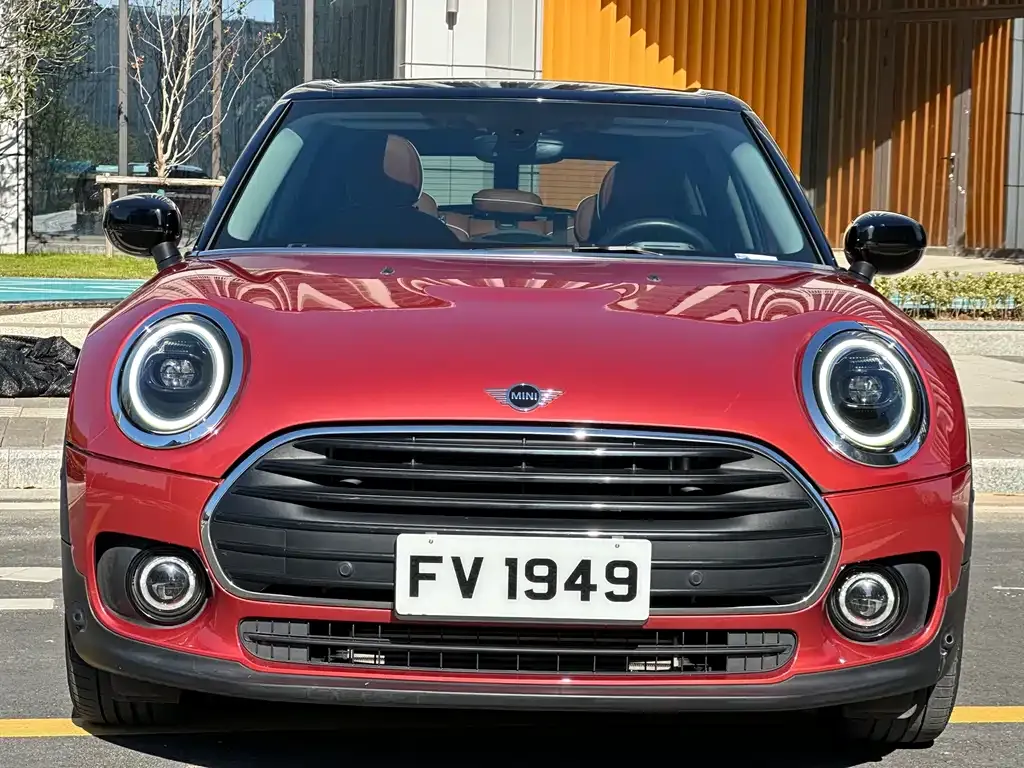 MINI Clubman — фото 1