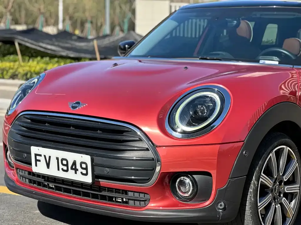 MINI Clubman — фото 3