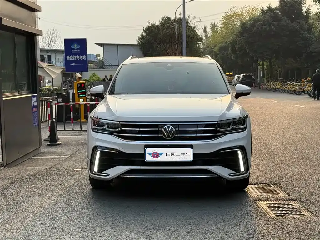 Volkswagen Tiguan L New Energy — фото 2
