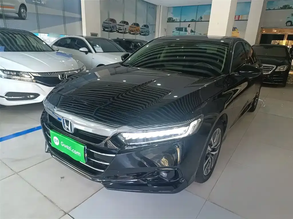 Honda Accord — фото 1