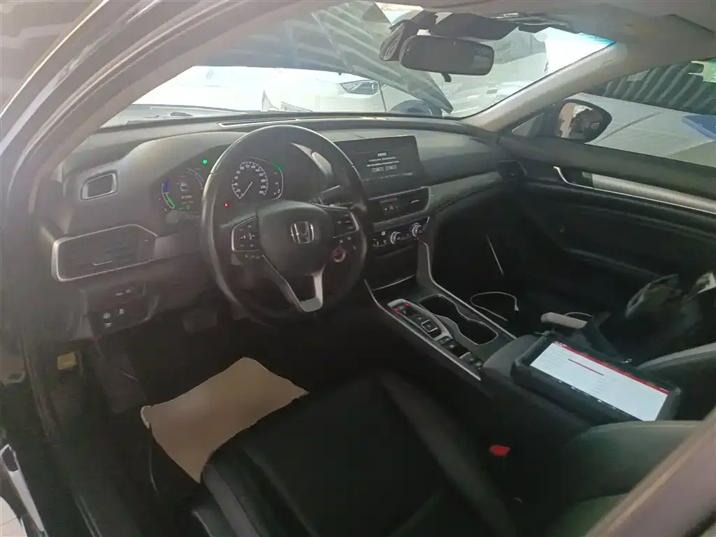 Honda Accord — фото 10