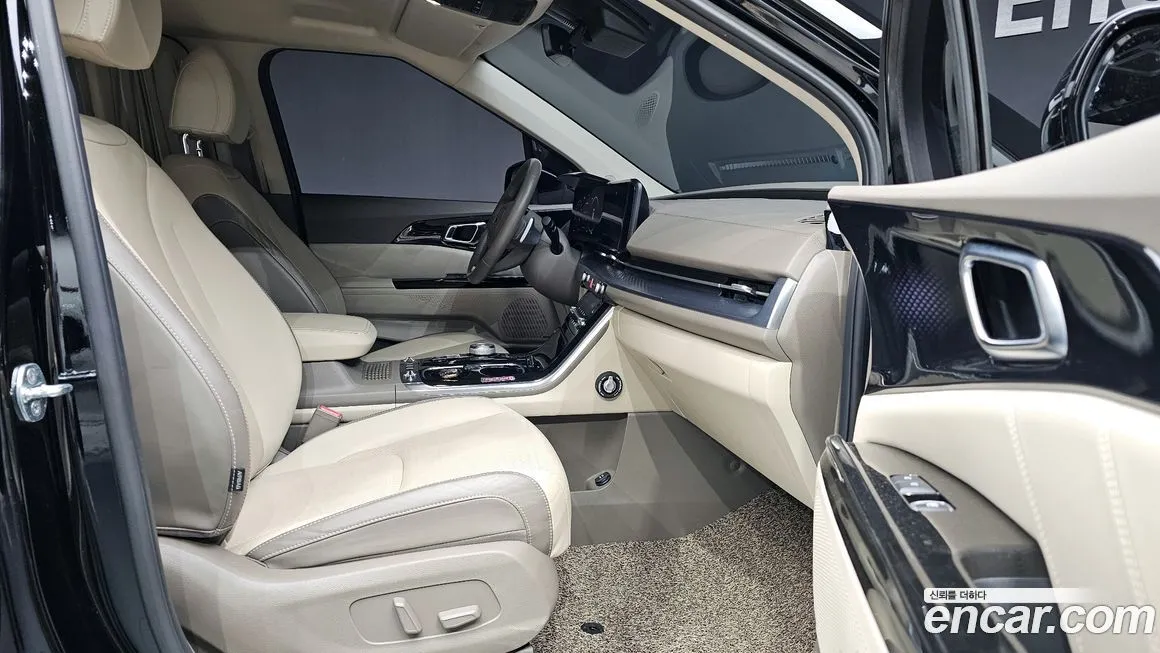 Kia Carnival — фото 10