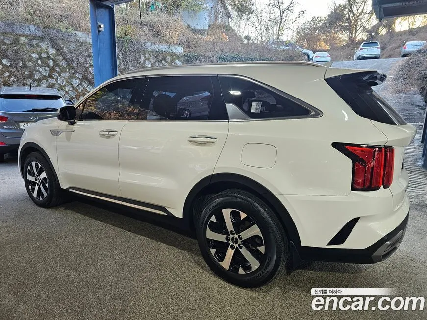 Kia Sorento — фото 8