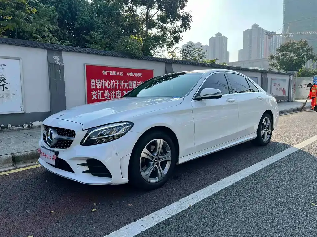 Mercedes-Benz C-Class — фото 1