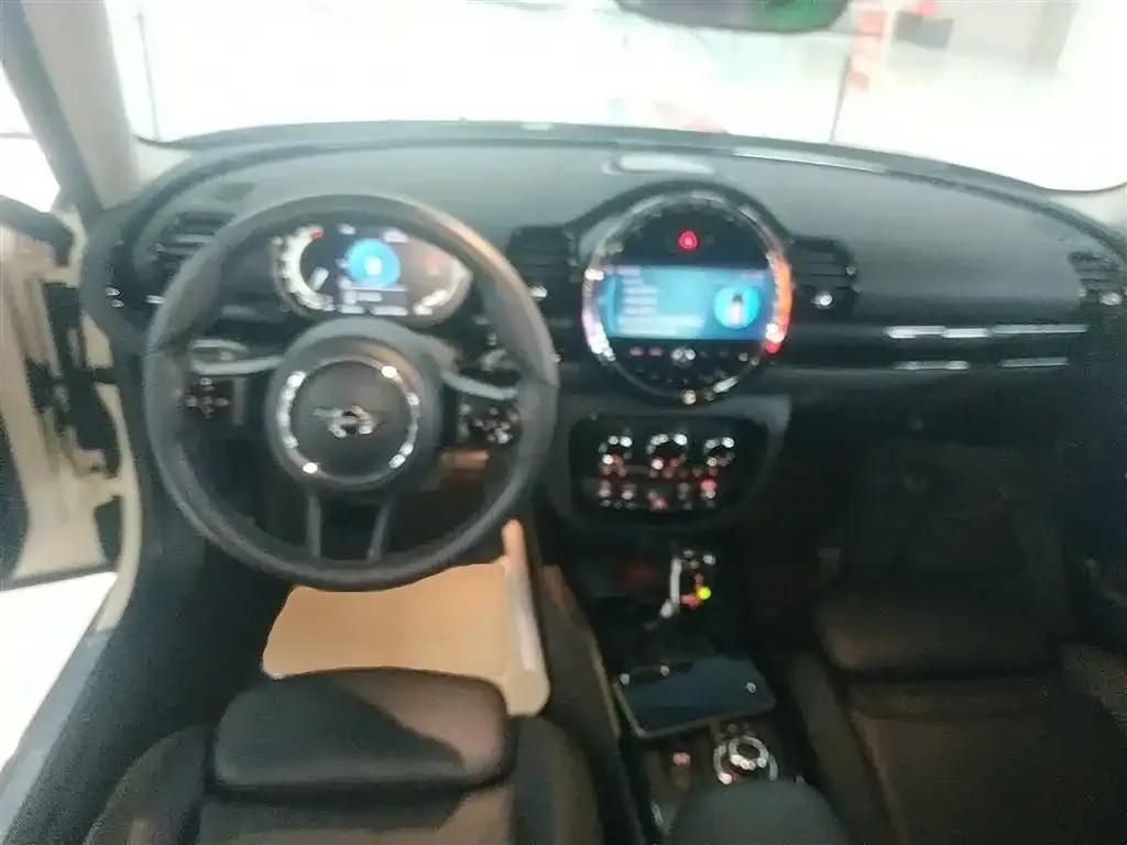 MINI Clubman — фото 10