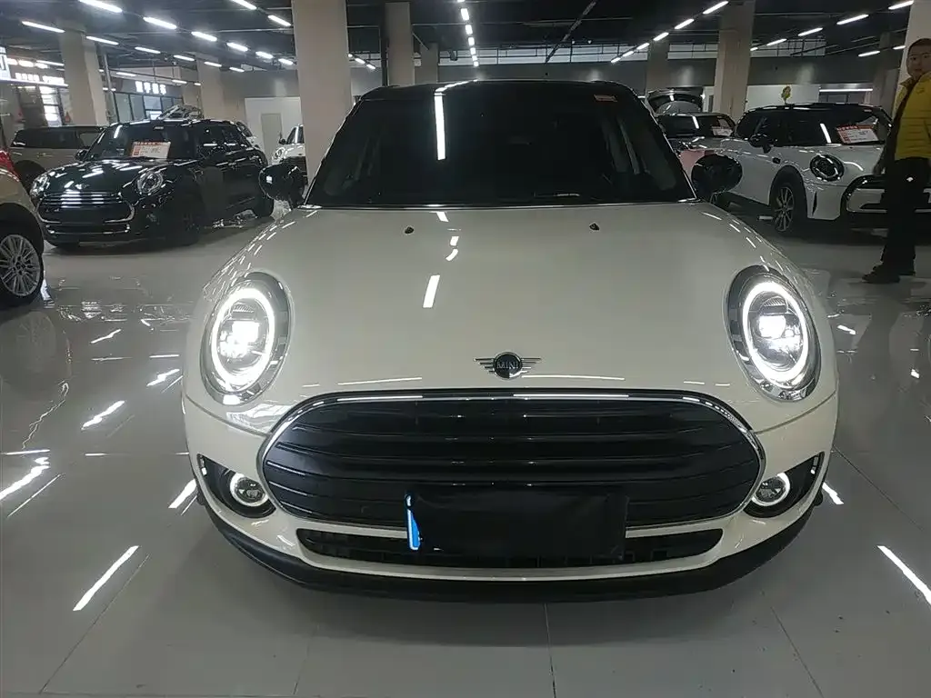 MINI Clubman — фото 3