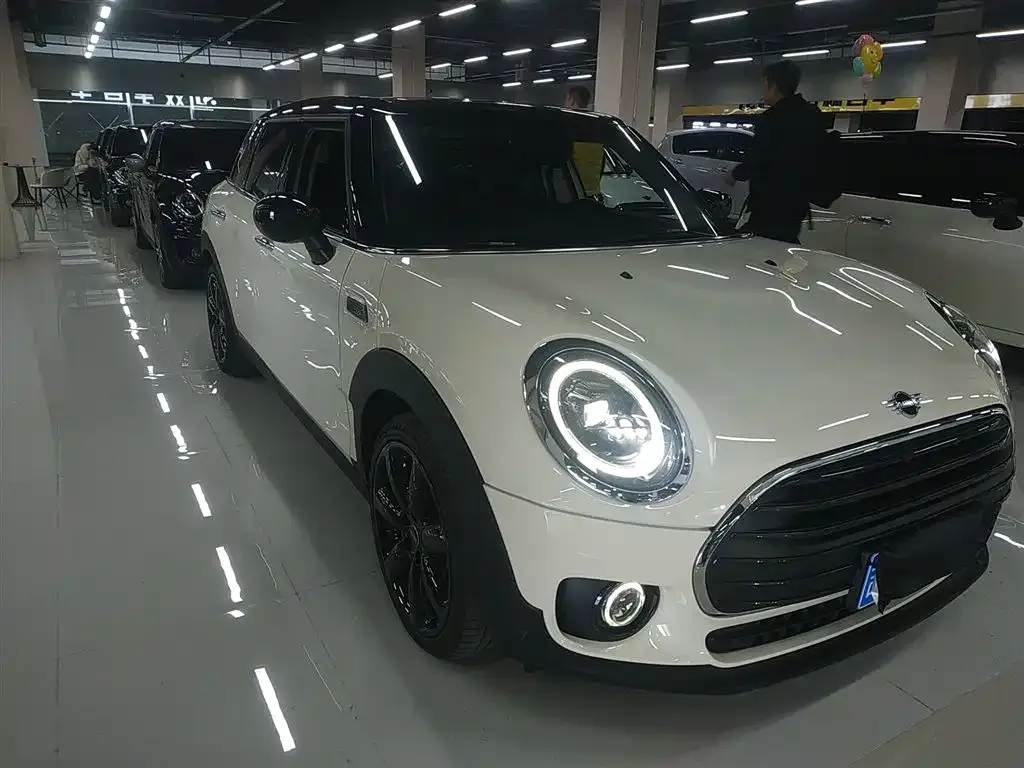 MINI Clubman — фото 4