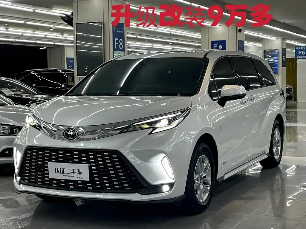 Toyota Granvia — фото 1