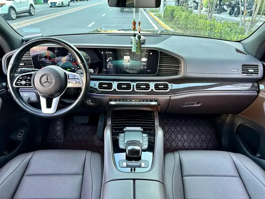 Mercedes-Benz GLS — фото 5