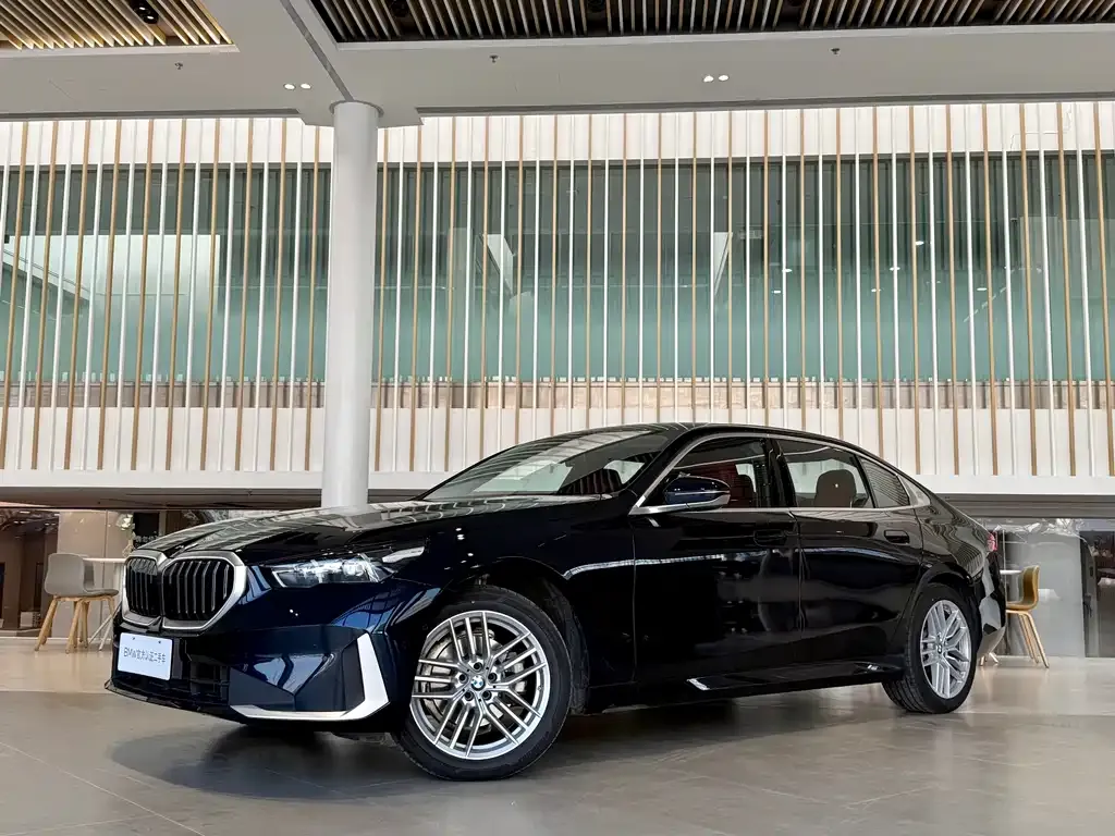 BMW 5 Series — фото 2
