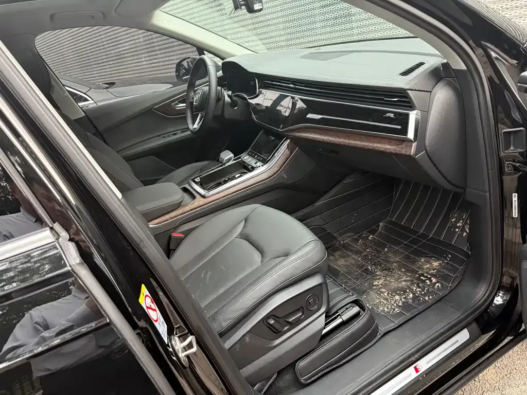 Audi Q7 — фото 10