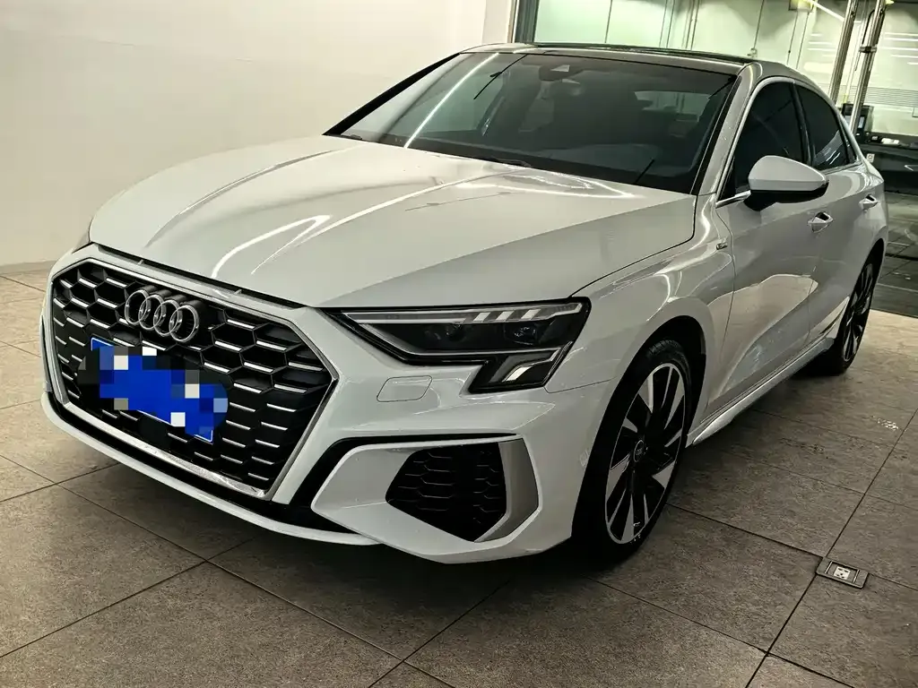 Audi A3 — фото 1