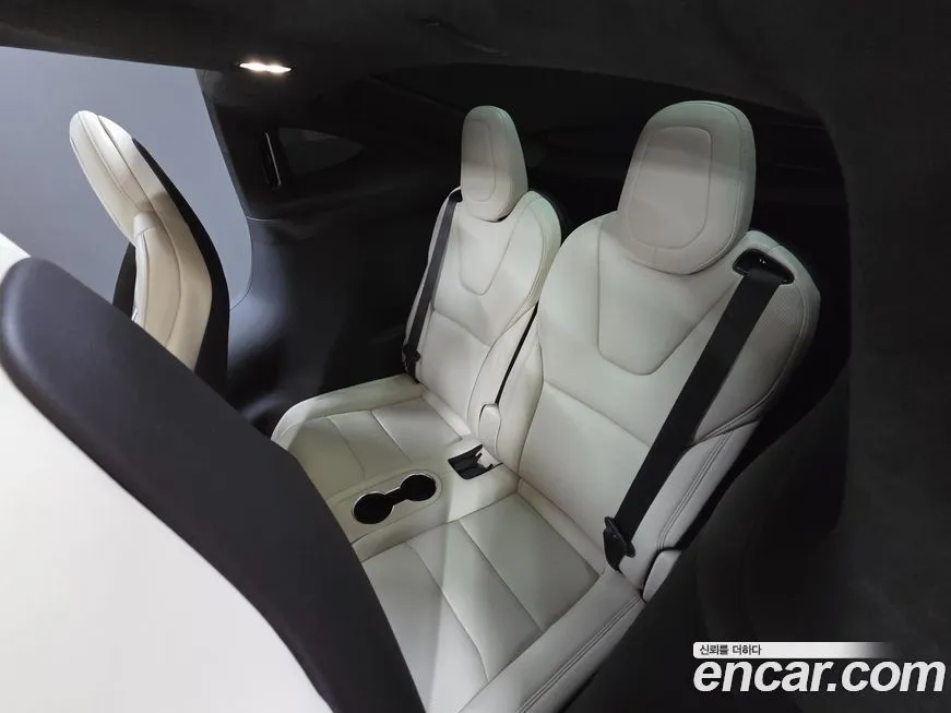 Tesla Model X — фото 10