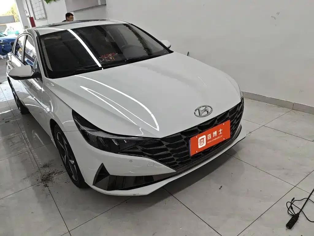 Hyundai Elantra — фото 2