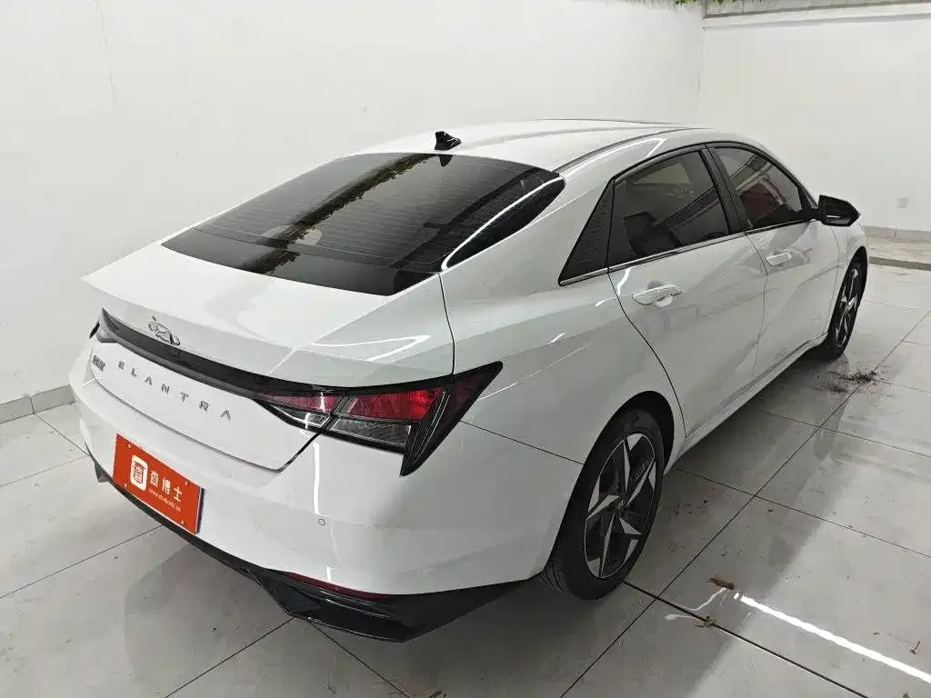Hyundai Elantra — фото 4