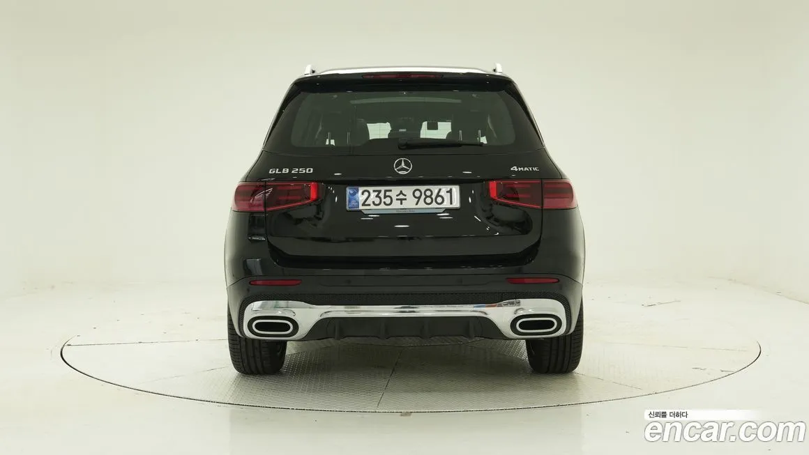 Mercedes-Benz GLB-Class — фото 4