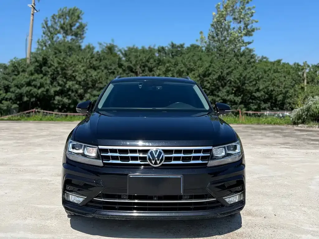 Volkswagen Tiguan L — фото 2