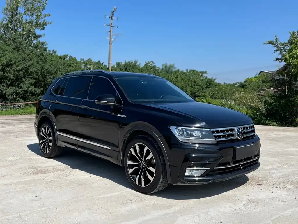 Volkswagen Tiguan L — фото 3