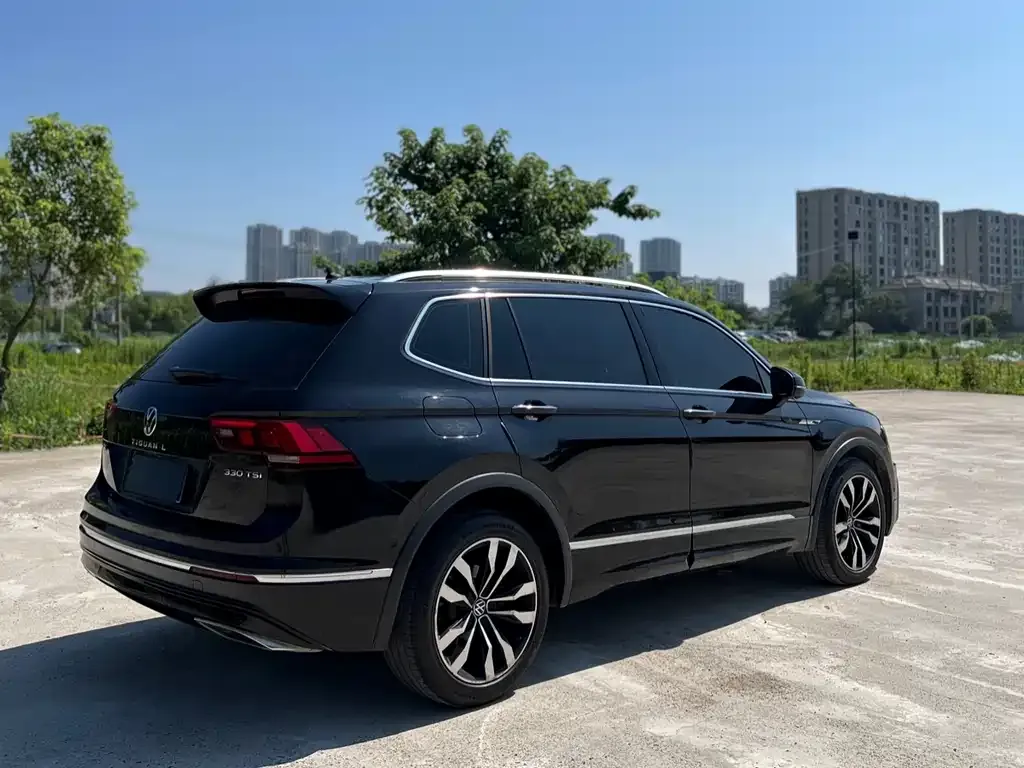 Volkswagen Tiguan L — фото 7